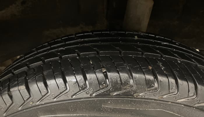 2017 Renault Kwid RXT 1.0 AMT (O), Petrol, Automatic, 14,314 km, Left Rear Tyre Tread