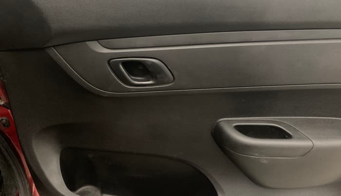2017 Renault Kwid RXT 1.0 AMT (O), Petrol, Automatic, 14,314 km, Driver Side Door Panels Control
