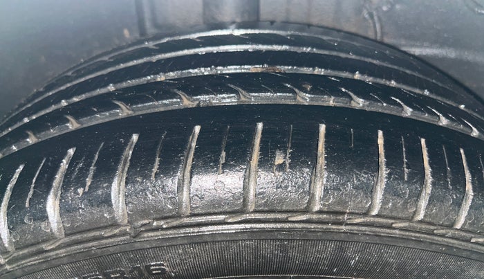 2020 Tata ALTROZ XT PETROL, CNG, Manual, 49,116 km, Right Rear Tyre Tread