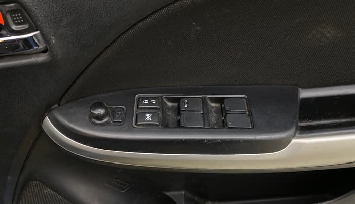 2018 Maruti Baleno DELTA PETROL 1.2, Petrol, Manual, 65,280 km, Driver Side Door Panels Control