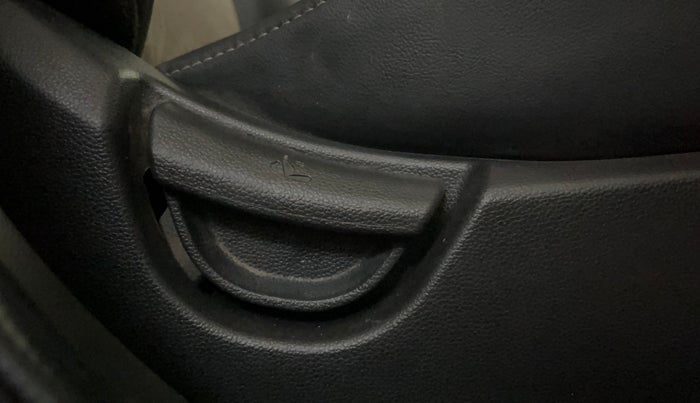 2017 Hyundai Grand i10 SPORTZ (O) 1.2 KAPPA VTVT, Petrol, Manual, 43,532 km, Driver Side Adjustment Panel