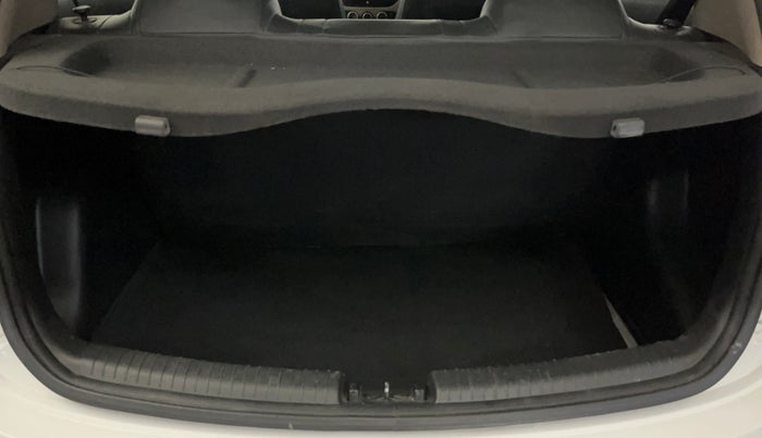 2017 Hyundai Grand i10 SPORTZ (O) 1.2 KAPPA VTVT, Petrol, Manual, 43,532 km, Boot Inside