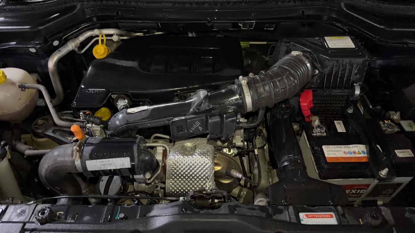 2024 Mahindra XUV 3XO AX5 1.2 L TCMPFi, Petrol, Manual, 8,818 km, Engine View