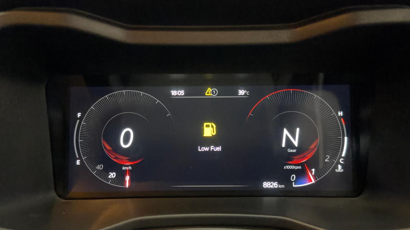 2024 Mahindra XUV 3XO AX5 1.2 L TCMPFi, Petrol, Manual, 8,818 km, Odometer Image
