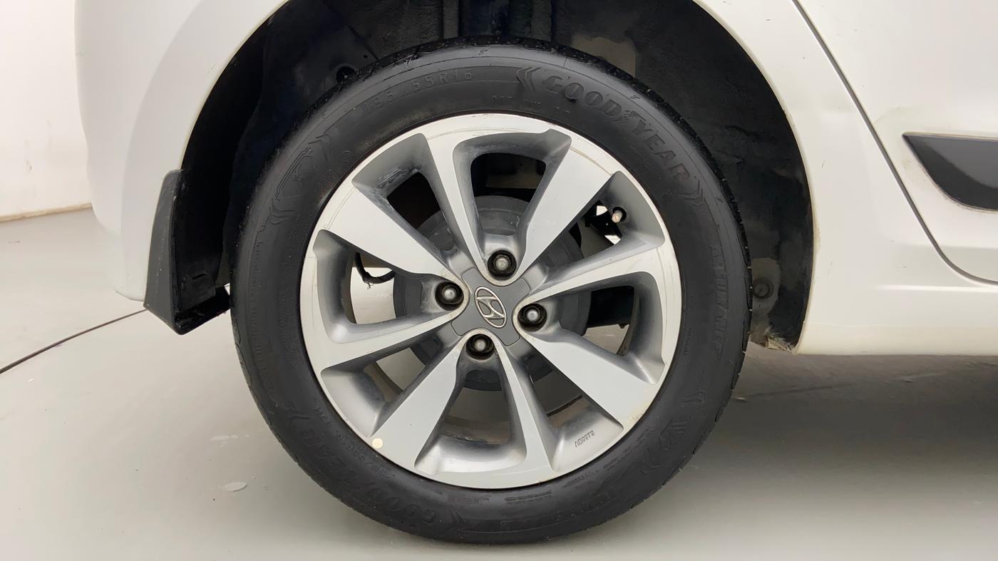 2016 Hyundai Elite i20 ASTA 1.2 (O), Petrol, Manual, 61,157 km, Right Rear Wheel
