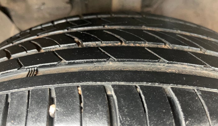 2018 Hyundai Creta E PLUS 1.6 PETROL, Petrol, Manual, 1,43,132 km, Left Front Tyre Tread