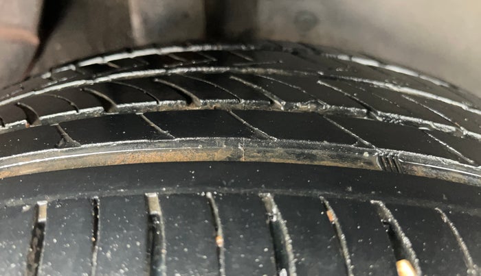 2018 Hyundai Creta E PLUS 1.6 PETROL, Petrol, Manual, 1,43,132 km, Right Rear Tyre Tread