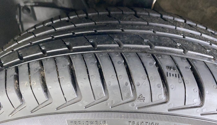 2021 Maruti New Wagon-R LXI CNG 1.0 L, CNG, Manual, 36,344 km, Left Front Tyre Tread