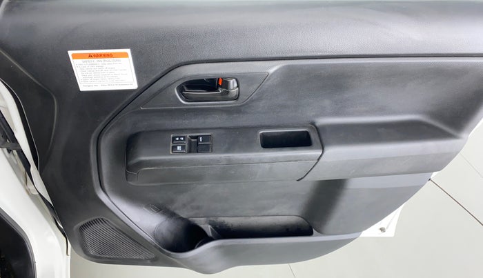 2021 Maruti New Wagon-R LXI CNG 1.0 L, CNG, Manual, 36,344 km, Driver Side Door Panels Control
