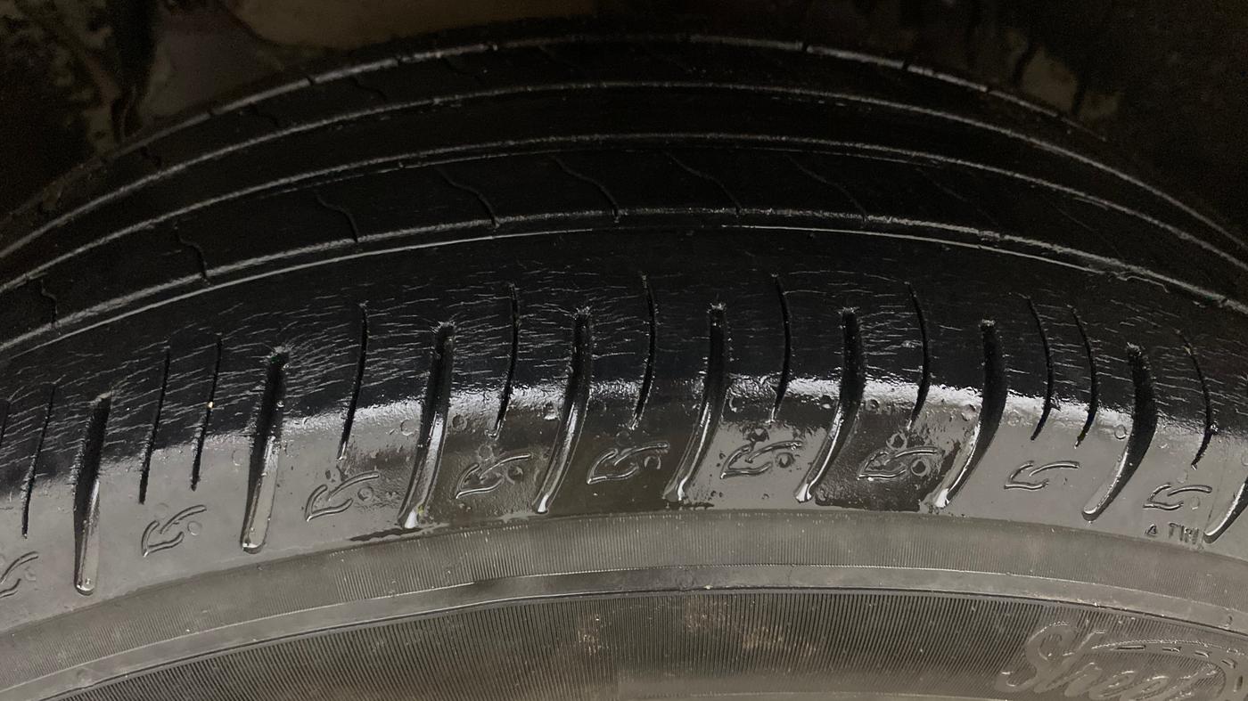 2018 Renault Duster RXS CVT, Petrol, Automatic, 1,41,126 km, Left Front Tyre Tread