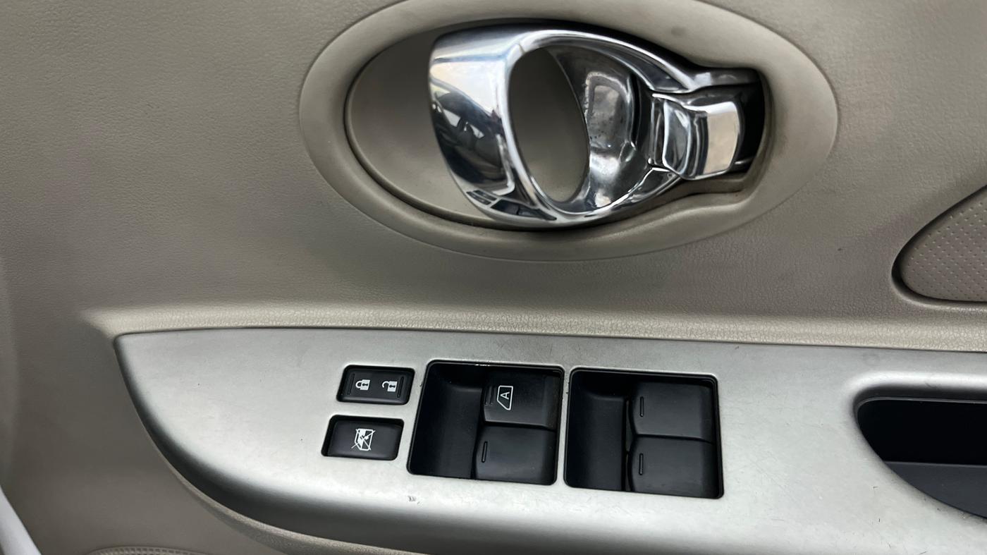 2015 Nissan Micra XL CVT, Petrol, Automatic, 55,205 km, Driver Side Door Panels Control