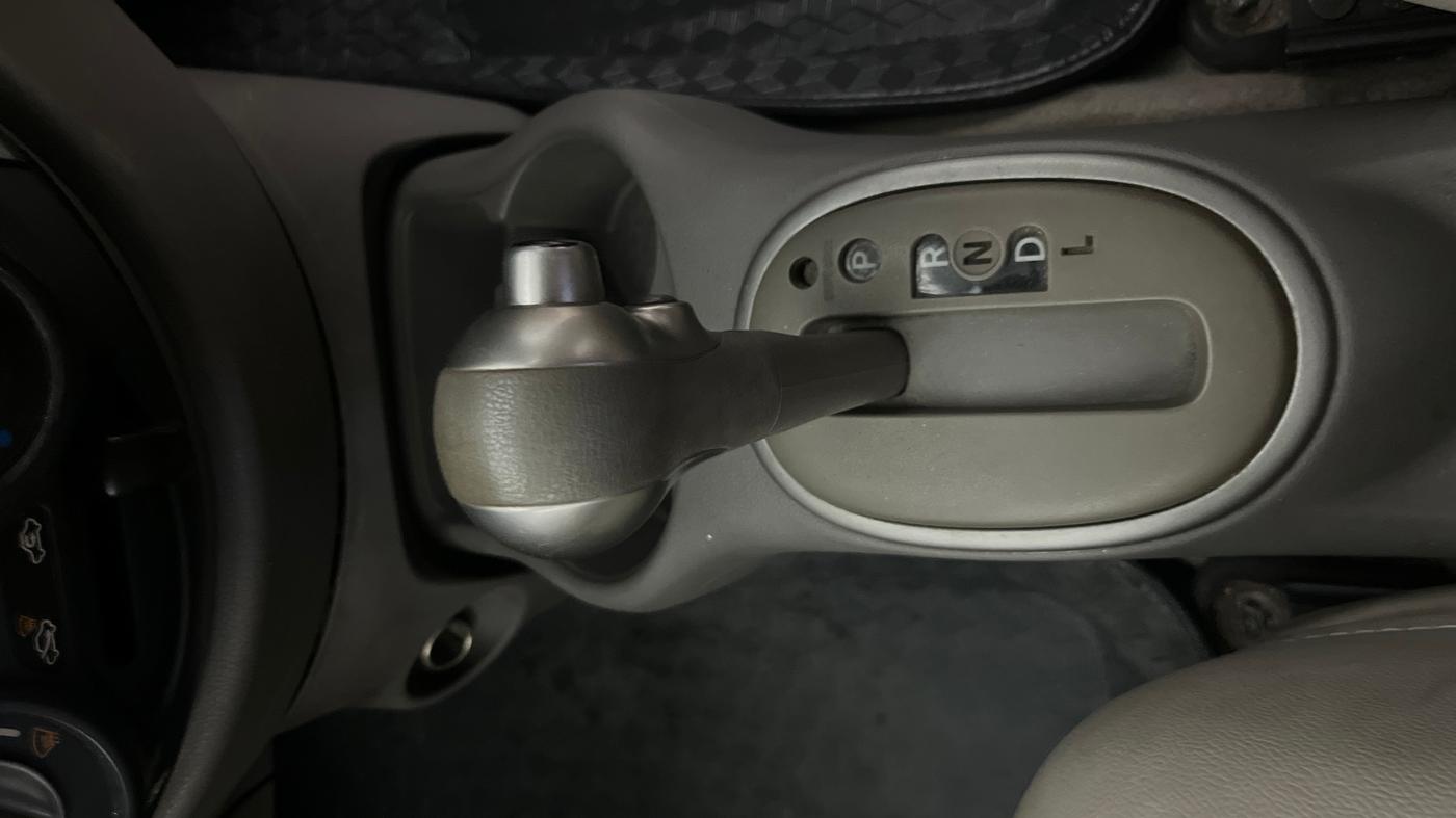 2015 Nissan Micra XL CVT, Petrol, Automatic, 55,205 km, Gear Lever