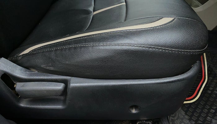 2018 Maruti Alto K10 VXI P, Petrol, Manual, 30,462 km, Driver Side Adjustment Panel