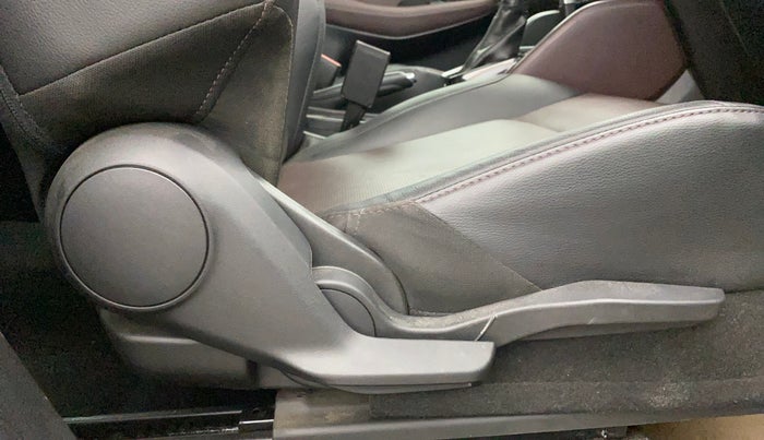 2022 Maruti Grand Vitara ALPHA SMART HYBRID AT, Petrol, Automatic, 17,513 km, Driver Side Adjustment Panel