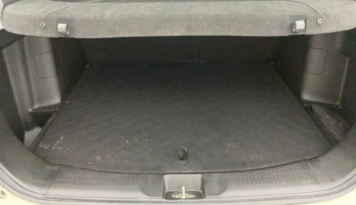 2022 Maruti Grand Vitara ALPHA SMART HYBRID AT, Petrol, Automatic, 17,513 km, Boot Inside