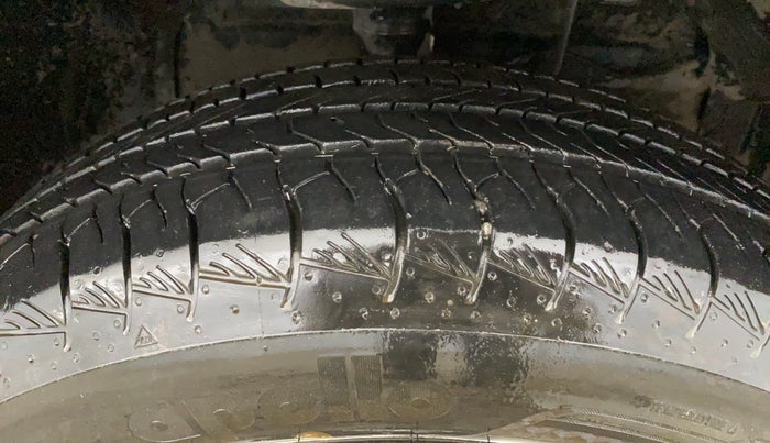 2022 Maruti Grand Vitara ALPHA SMART HYBRID AT, Petrol, Automatic, 17,513 km, Right Front Tyre Tread