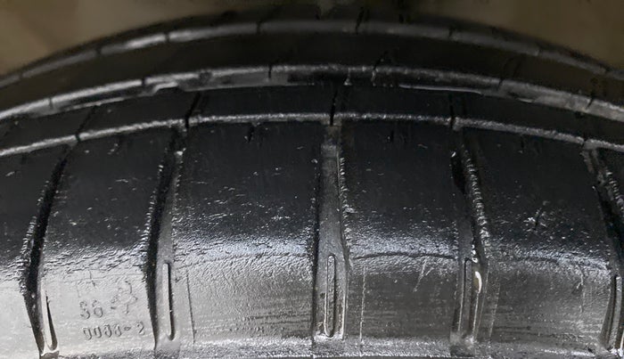 2015 Maruti Wagon R 1.0 LXI CNG, CNG, Manual, 89,604 km, Left Front Tyre Tread