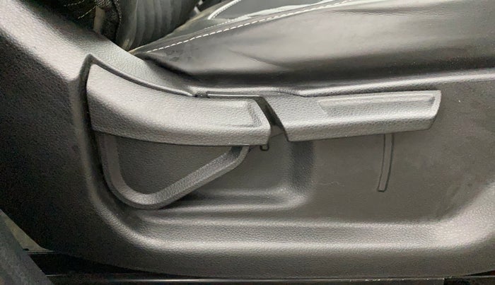 2021 KIA SONET HTX 1.0 IMT, Petrol, Manual, 52,761 km, Driver Side Adjustment Panel