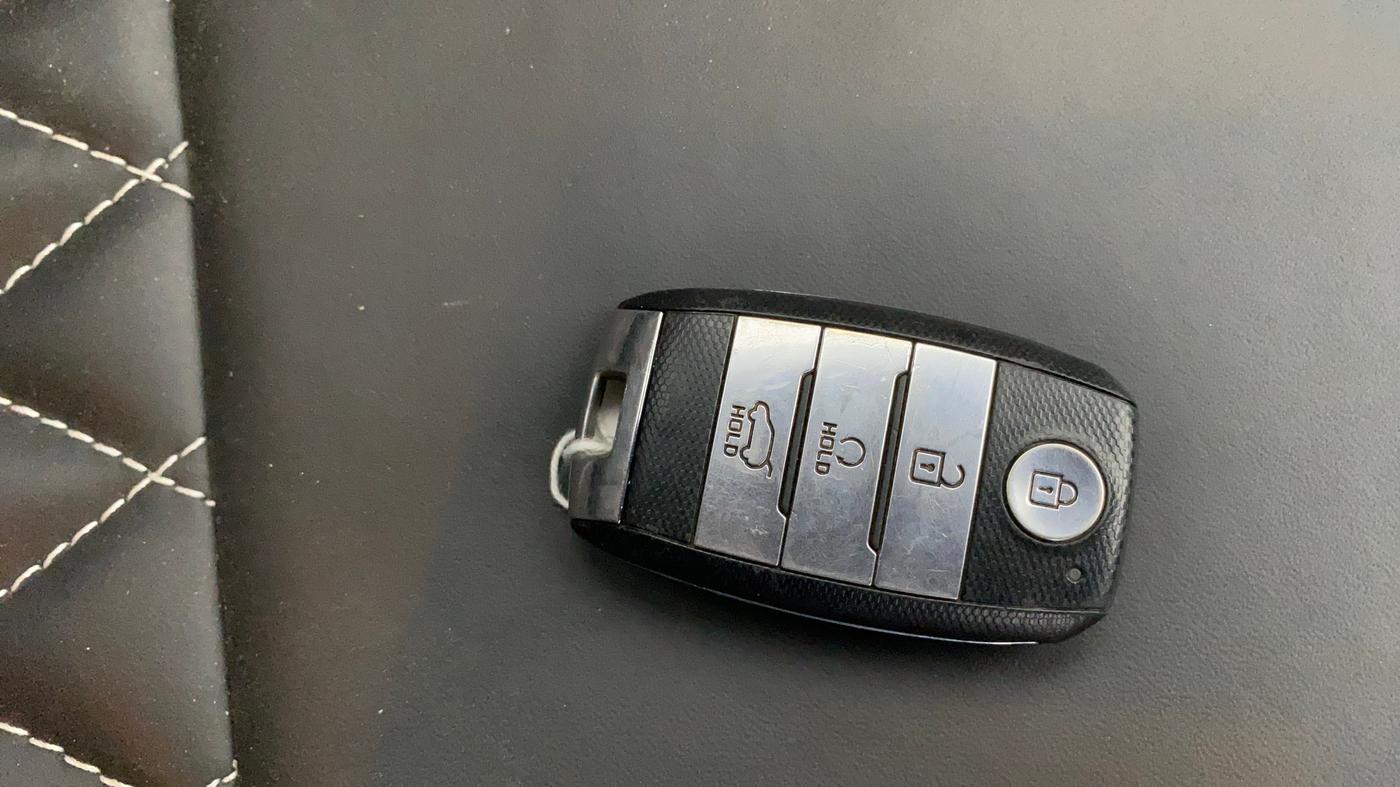 2021 KIA SONET HTX 1.0 IMT, Petrol, Manual, 53,793 km, Key Close Up