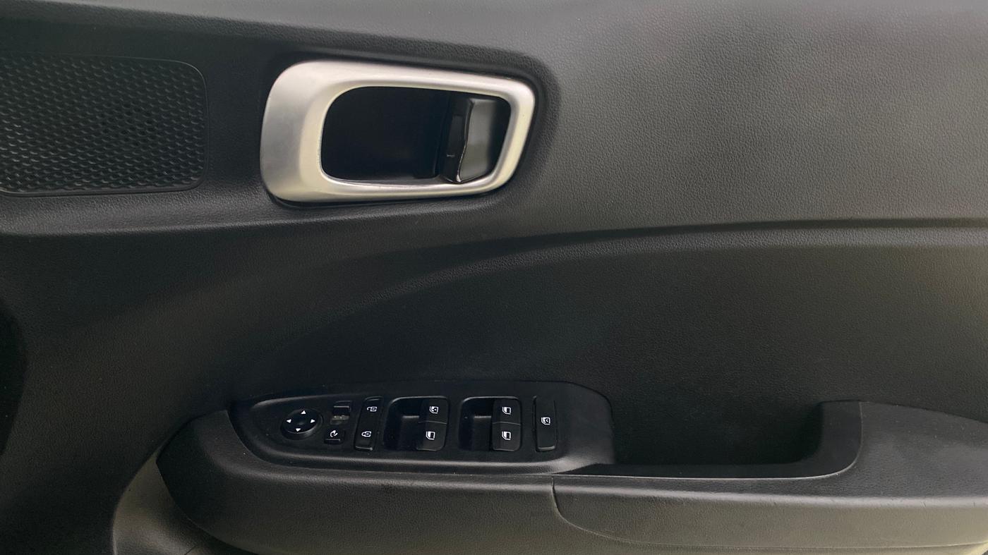 2019 Hyundai VENUE SX PLUS 1.0 TURBO DCT, Petrol, Automatic, 49,293 km, Driver Side Door Panels Control