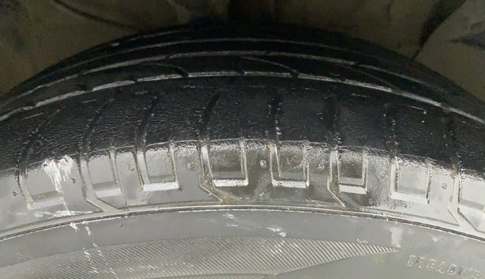 2016 Hyundai Creta SX PLUS AT 1.6 PETROL, Petrol, Automatic, 84,766 km, Right Front Tyre Tread