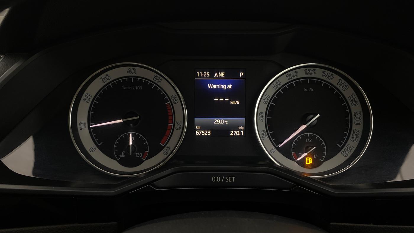 2018 Skoda Superb L&K 1.8 TSI AT, Petrol, Automatic, 67,518 km, Odometer Image