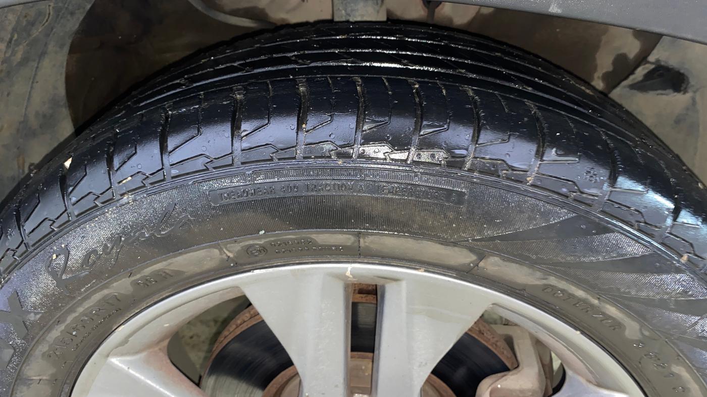 2021 KIA SELTOS HTX IVT 1.5 PETROL, Petrol, Automatic, 30,470 km, Right Front Tyre Tread