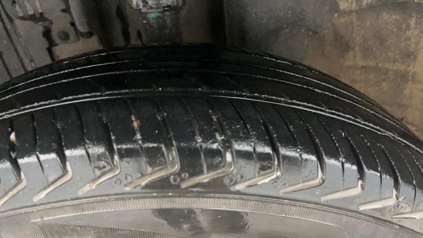 2016 Renault Kwid RXT 0.8, Petrol, Manual, 65,854 km, Left Front Tyre Tread