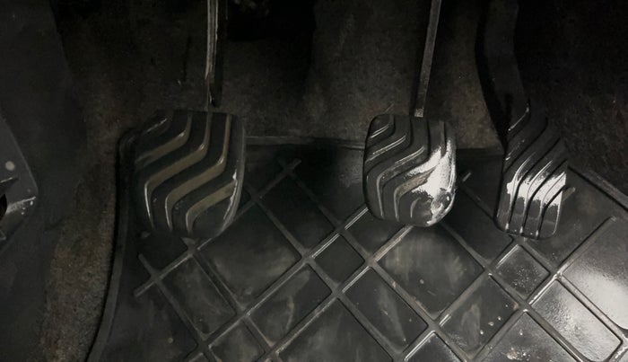 2016 Renault Kwid RXT 0.8, Petrol, Manual, 65,900 km, Pedals