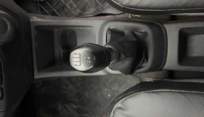 2016 Renault Kwid RXT 0.8, Petrol, Manual, 65,900 km, Gear Lever