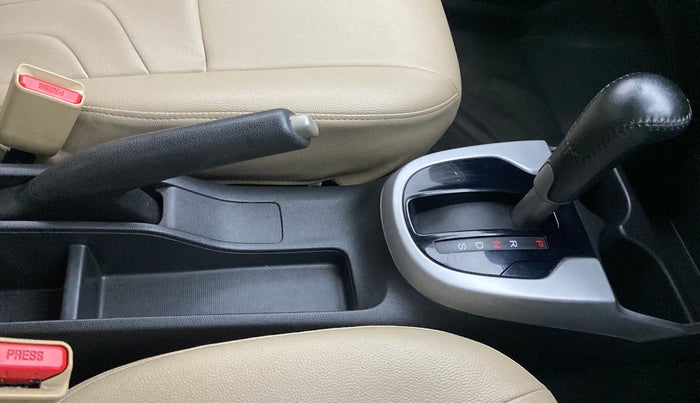 2017 Honda Jazz 1.2 V AT, Petrol, Automatic, 65,239 km, Gear Lever
