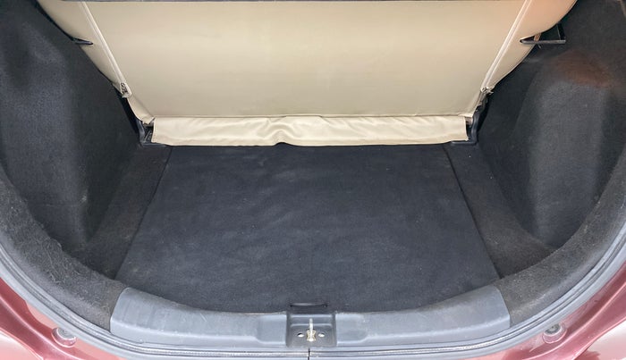 2017 Honda Jazz 1.2 V AT, Petrol, Automatic, 65,239 km, Boot Inside