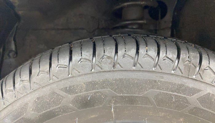 2014 Maruti Alto 800 LXI, Petrol, Manual, 53,420 km, Left Front Tyre Tread