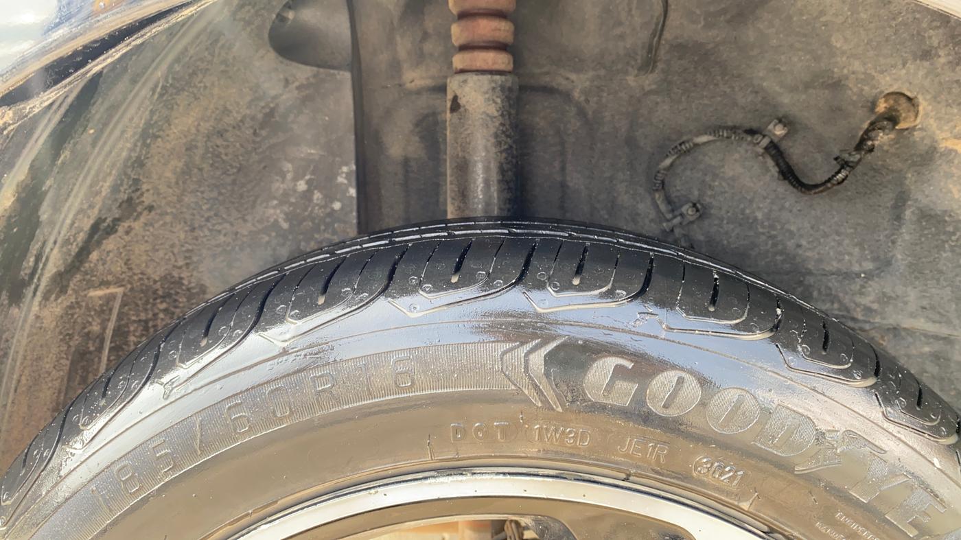 2021 Tata ALTROZ XZ PLUS PETROL DARK EDITION, Petrol, Manual, 40,079 km, Right Rear Tyre Tread