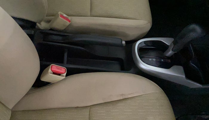 2016 Honda Jazz 1.2L I-VTEC V AT, Petrol, Automatic, 50,458 km, Gear Lever