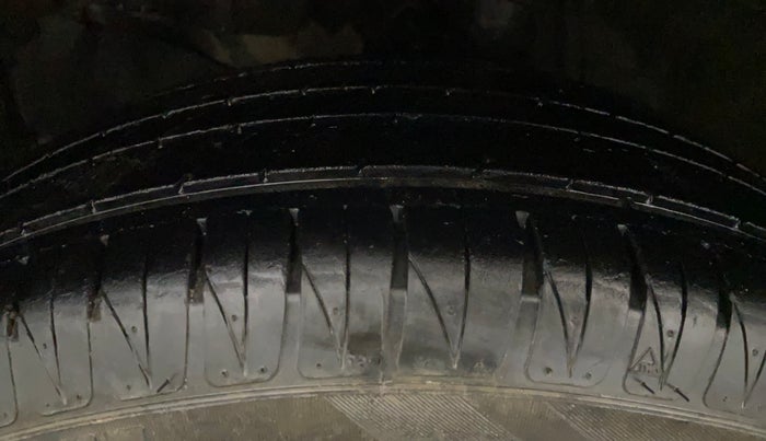 2016 Honda Jazz 1.2L I-VTEC V AT, Petrol, Automatic, 50,458 km, Left Front Tyre Tread