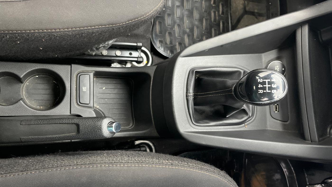 2021 Ford FREESTYLE TITANIUM PLUS 1.2 PETROL, Petrol, Manual, 34,527 km, Gear Lever