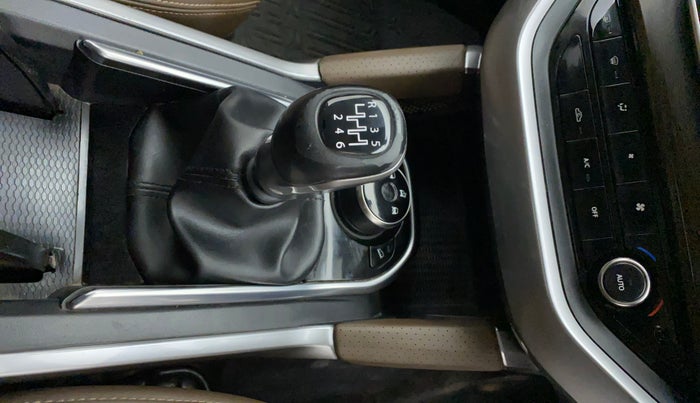 2019 Tata Harrier XZ 2.0L, Diesel, Manual, 61,269 km, Gear Lever