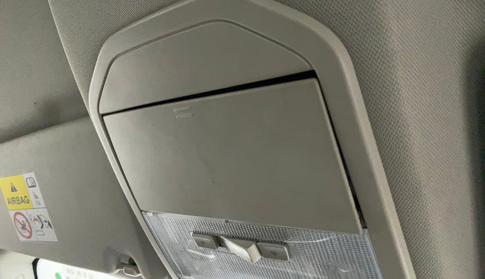 2019 Tata Harrier XZ 2.0L, Diesel, Manual, 61,269 km, Ceiling - Sun Glass Holder not working