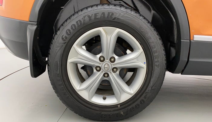 2019 Tata Harrier XZ 2.0L, Diesel, Manual, 61,269 km, Right Rear Wheel