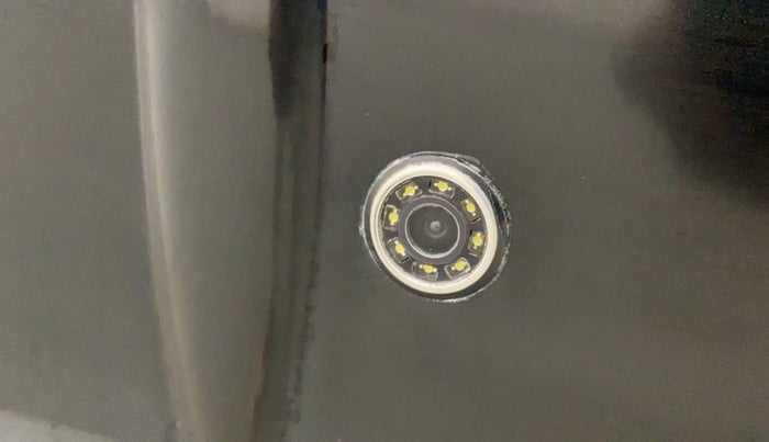 2016 Mahindra XUV500 W4, Diesel, Manual, 1,25,455 km, Parking Camera