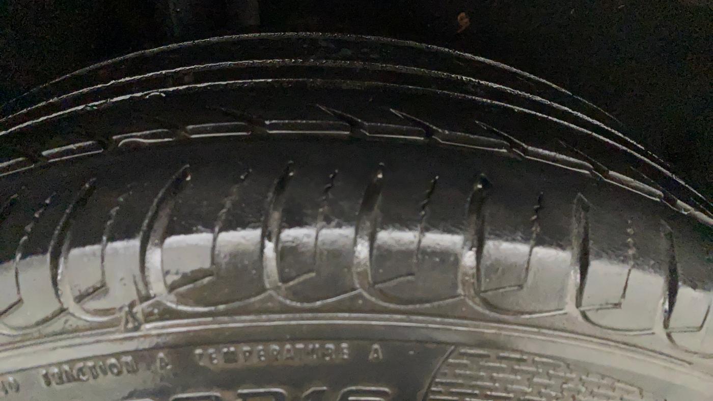 2018 Ford Ecosport TITANIUM + 1.5L PETROL AT, Petrol, Automatic, 39,703 km, Right Front Tyre Tread