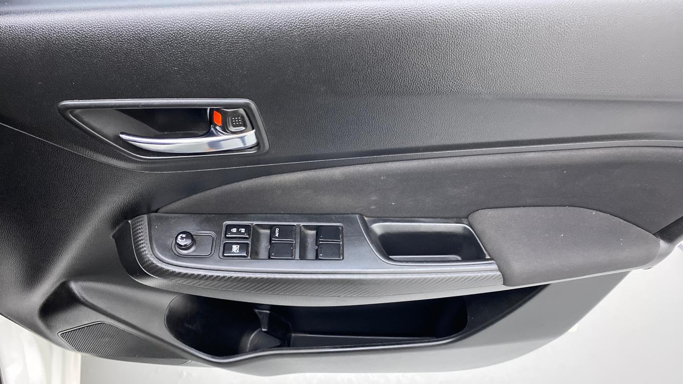 2020 Maruti Swift VXI D, Petrol, Manual, 77,414 km, Driver Side Door Panels Control