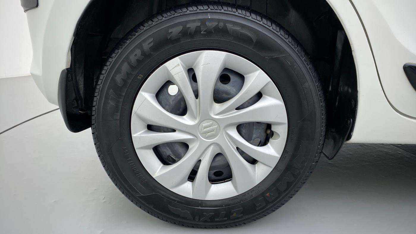 2020 Maruti Swift VXI D, Petrol, Manual, 77,414 km, Right Rear Wheel