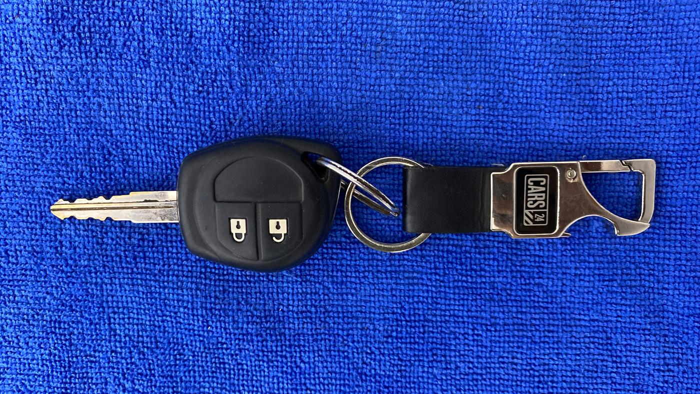 2020 Maruti Swift VXI D, Petrol, Manual, 77,414 km, Key Close Up