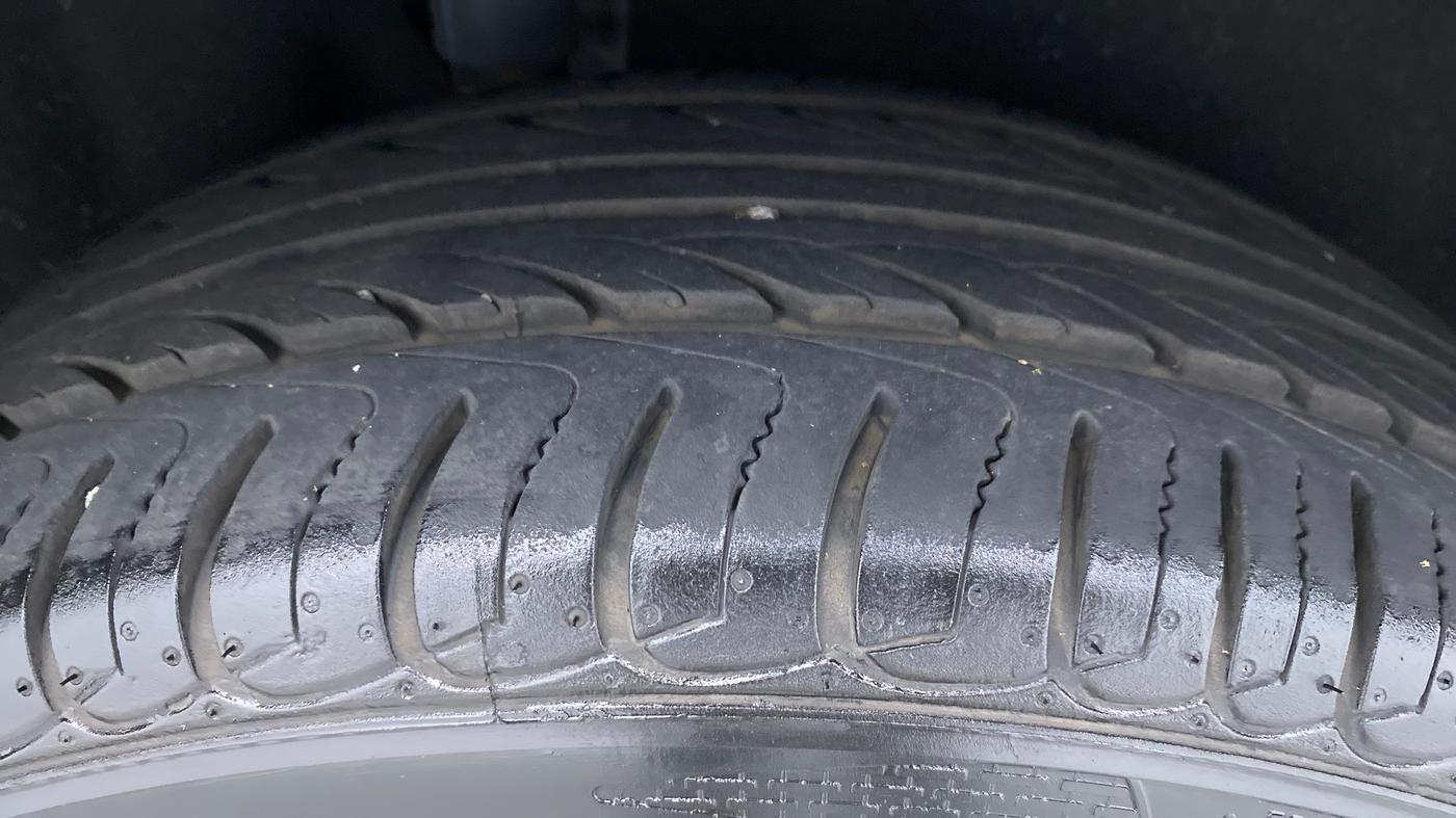 2018 Ford Ecosport 1.5 TITANIUM PLUS TI VCT AT, Petrol, Automatic, 44,010 km, Right Rear Tyre Tread