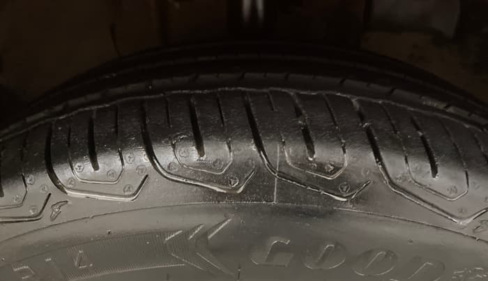 2017 Tata Tiago XZA PETROL, Petrol, Automatic, 52,249 km, Right Front Tyre Tread