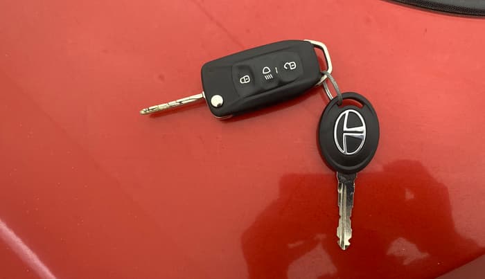 2017 Tata Tiago XZA PETROL, Petrol, Automatic, 52,249 km, Key Close Up