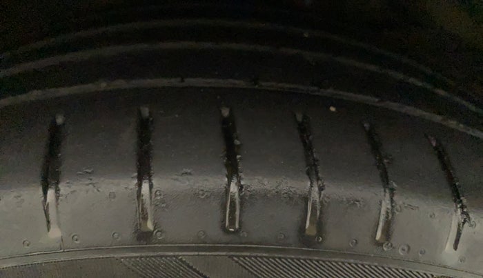 2019 Maruti Baleno ZETA CVT PETROL 1.2, Petrol, Automatic, 92,957 km, Right Front Tyre Tread