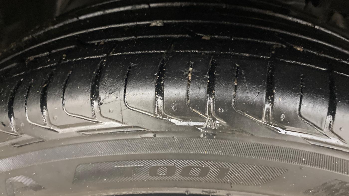 2022 Tata NEXON XM PETROL, Petrol, Manual, 31,075 km, Right Front Tyre Tread